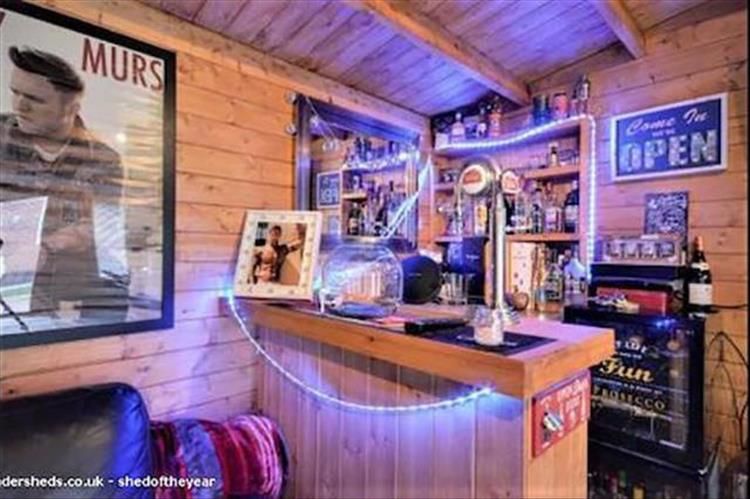 Bar Sheds Are The New Man Caves 24 Pics