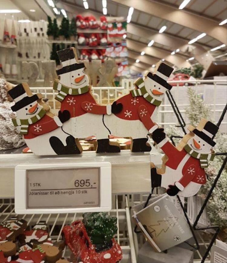 So Apparently Christmas Displays Are Also Going To Suck In 2020