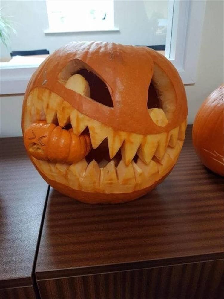 Now That's How You Carve A Pumpkin!