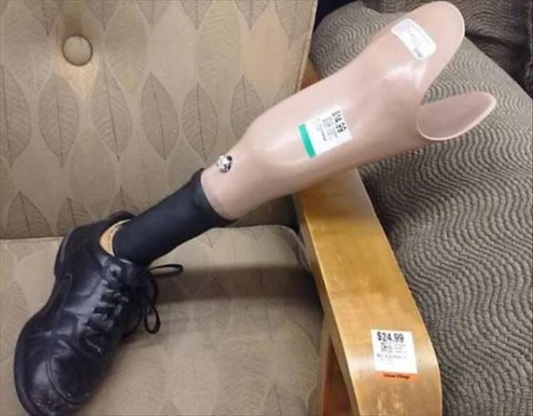 20 Funny Things You Should Never Buy From A Thrift Shop
