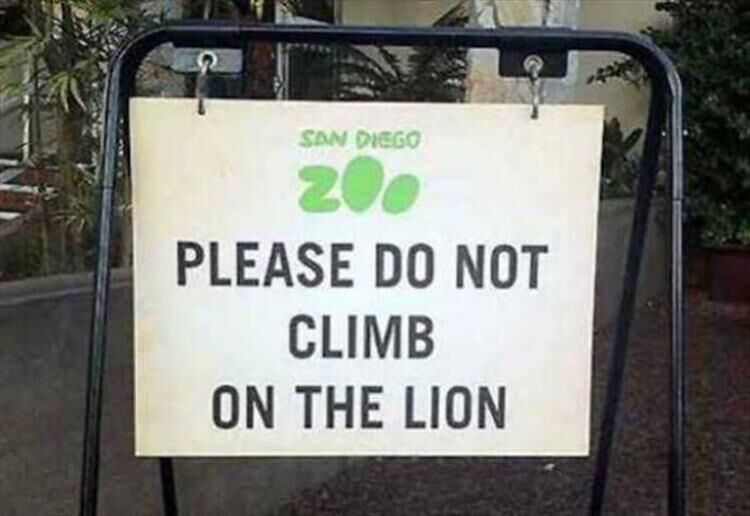 25 Zoo Signs That Make No Sense
