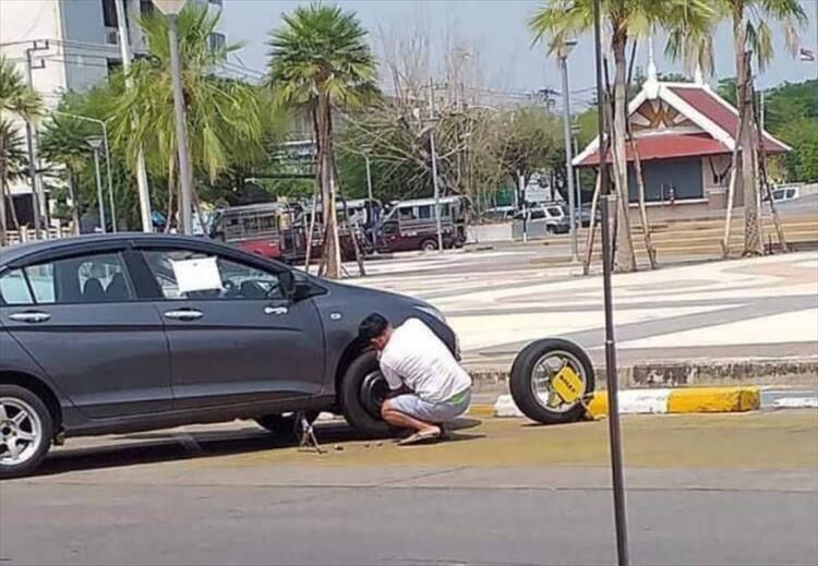 25 People Having A Worse Day Than You