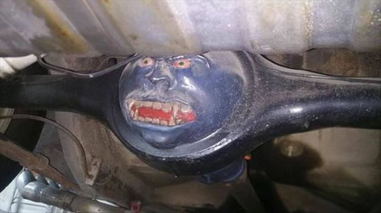 Bizarre Things Mechanics See When They’re Working On Vehicles 20 Pics